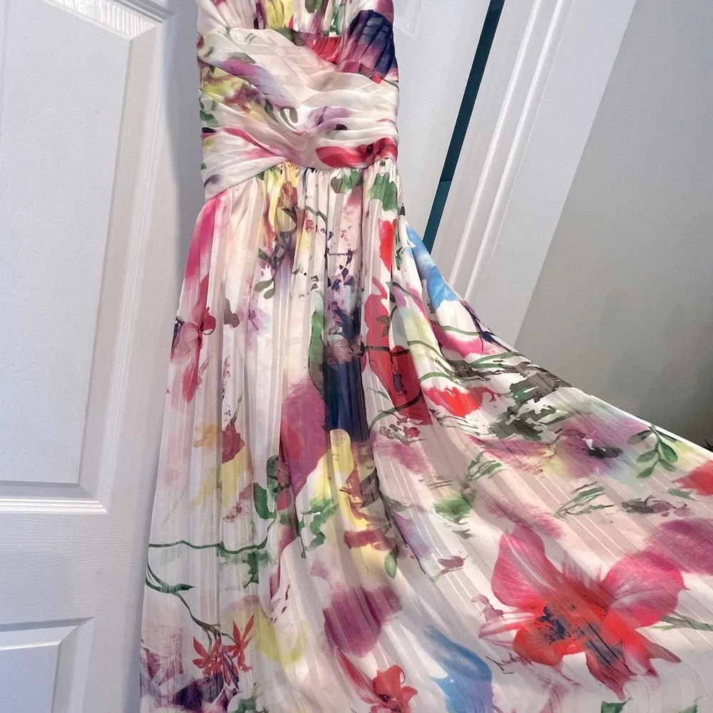 NWOT. Hailey by Adrienne Papell. Floral formal or casual dress. - Picture 1 of 6